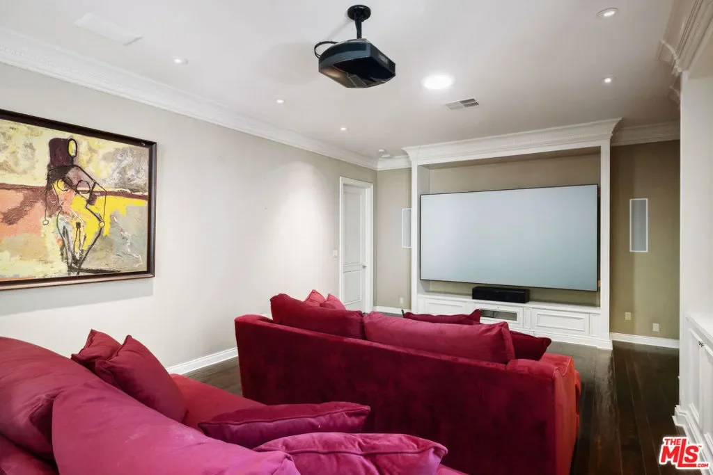 1160 Chantilly Road, Los Angeles, California, United States. - Photo 11