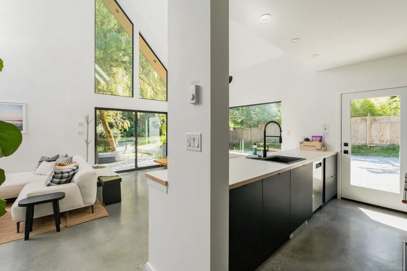 146 Menhinick Dr, Saltspring Island, British Columbia, Canada. - Photo 15