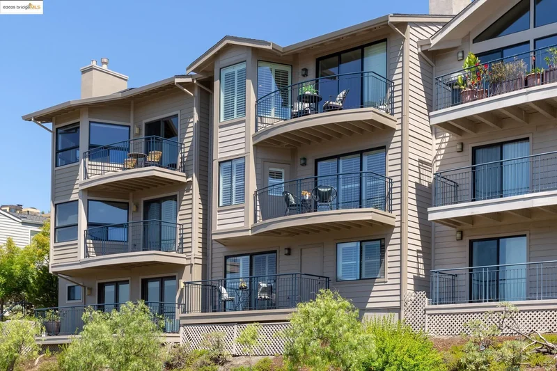 64 Schooner Hl, Oakland, California, United States. - Photo 18