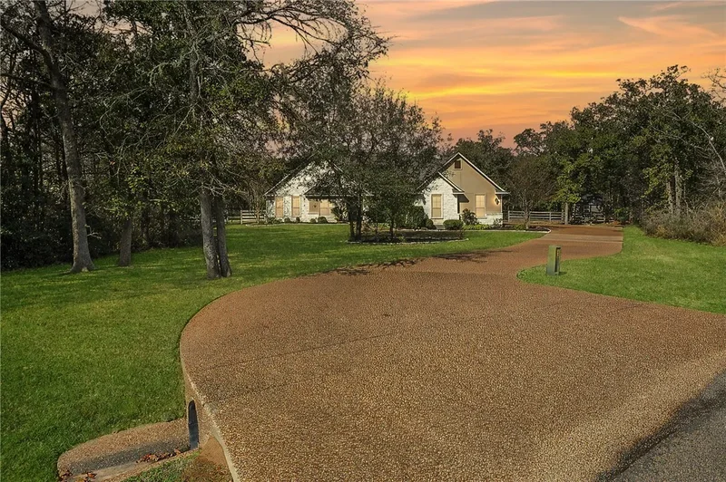 4662 Hidden Springs Way, College Station, TX 77845, College Station, Texas, United States. - Photo 2