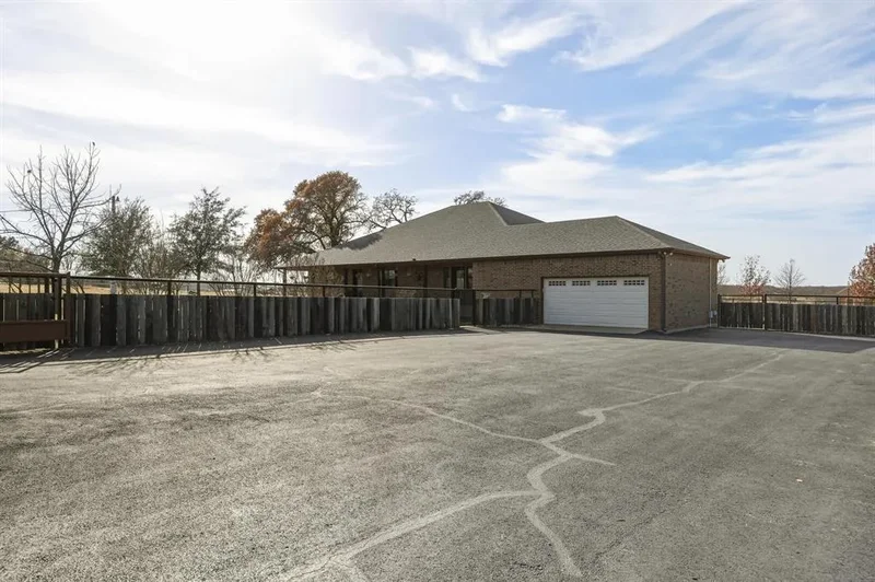 904 County Road 3341, Paradise, Texas, United States. - Photo 26