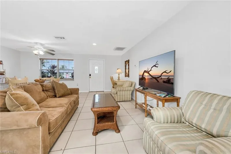 2772 Riverview DR, Naples, Florida, United States. - Photo 9