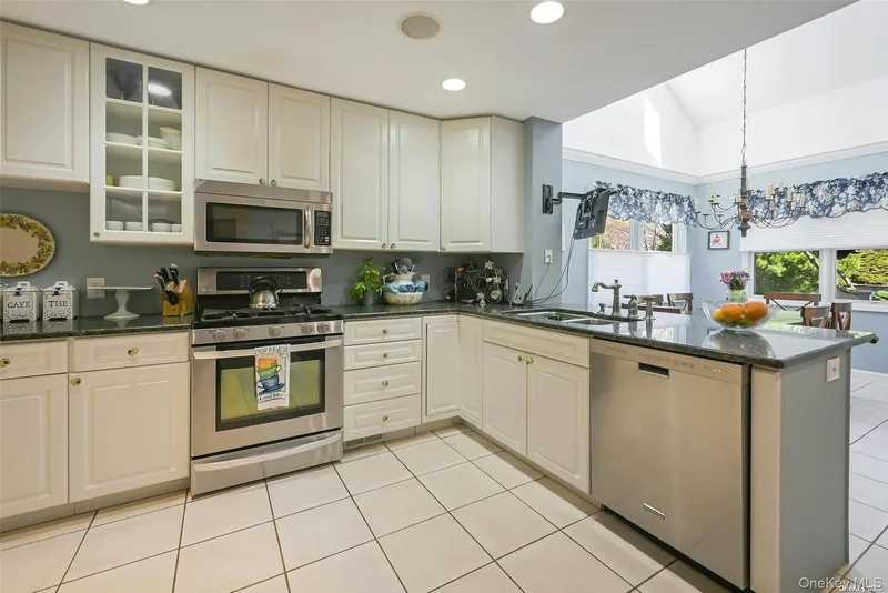 3 Crescent Court, Centerport, New York, United States. - Photo 29