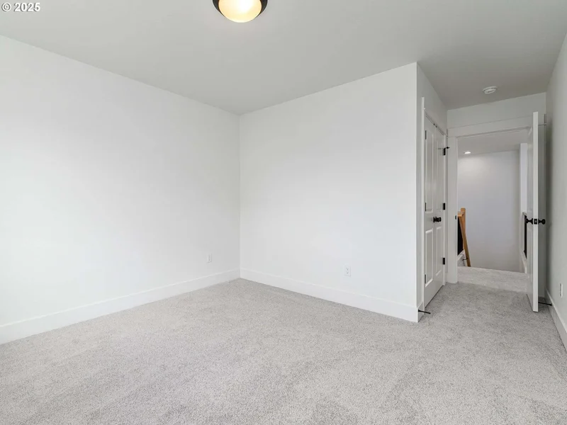 2271 SW Phyllis Pl, Gresham, OR 97080, Gresham, Oregon, United States. - Photo 31