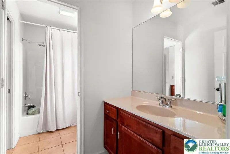 4490 Canterbury Drive, Emmaus Boro, PA 18049, Emmaus, Pennsylvania, United States. - Photo 54