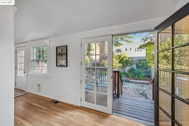 2636 Alcatraz Ave, Oakland, California, United States. - Photo 54
