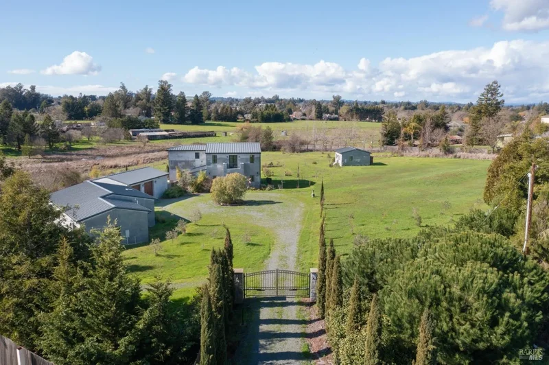 5300 Gravenstein Highway S, Sebastopol, California, United States. - Photo 52