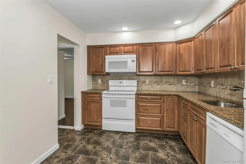 93 Palo Alto Drive, Plainview, New York, United States. - Photo 21