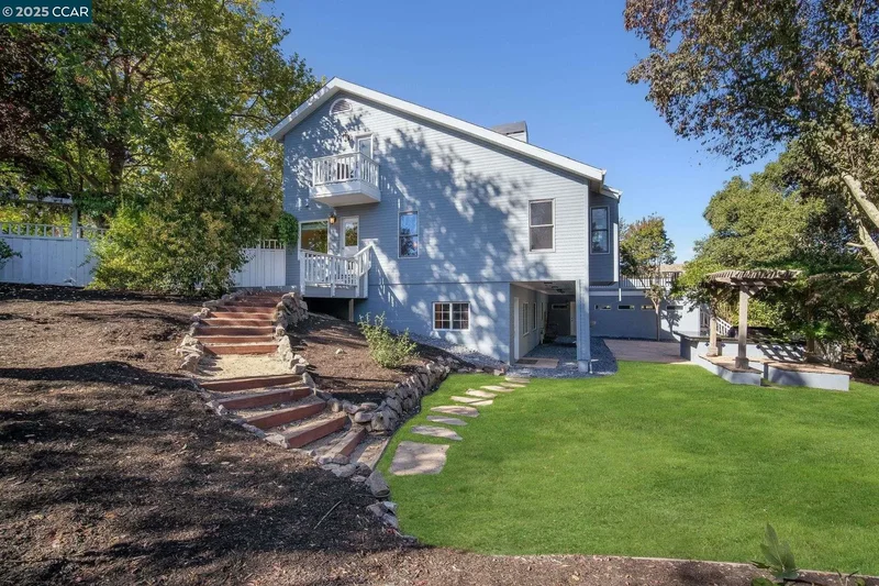 33 Altamount Drive, Orinda, California, United States. - Photo 20