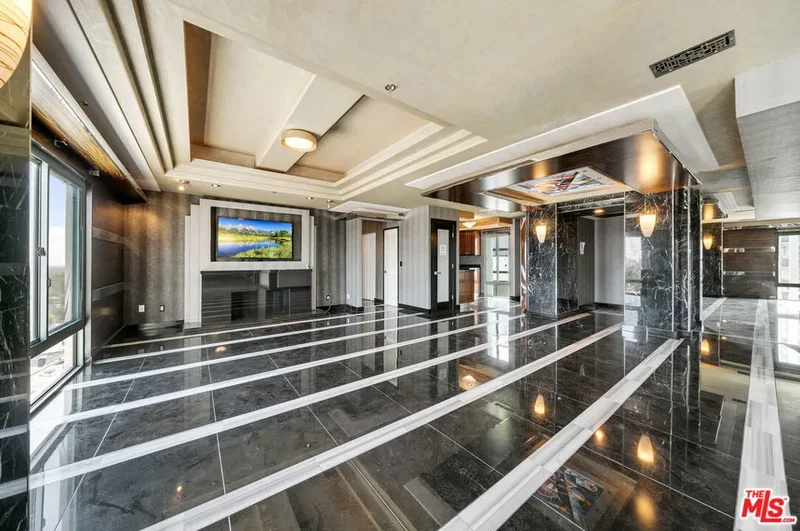 10336 Wilshire Boulevard 703, Los Angeles, California, United States. - Photo 29