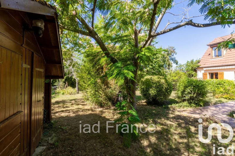 Maule, Île-de-France, France. - Photo 8
