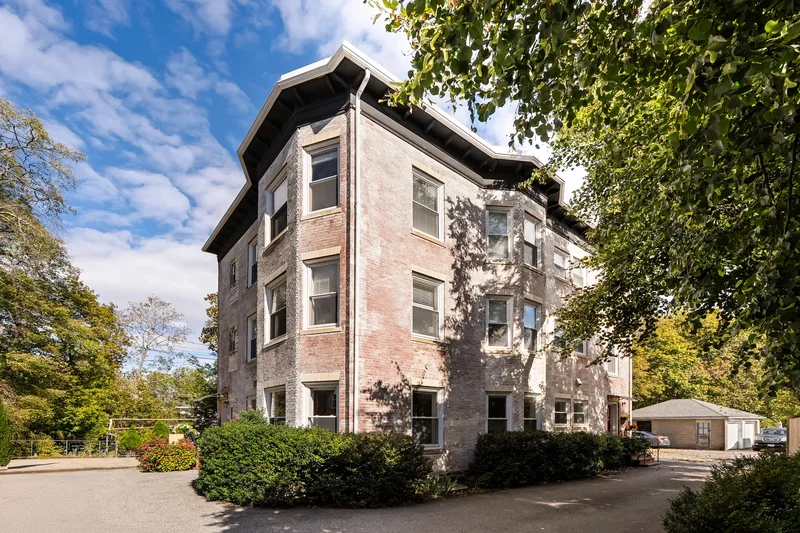 7  Court St Pl , Arlington, MA 02476, Arlington, Massachusetts, United States. - Photo 35