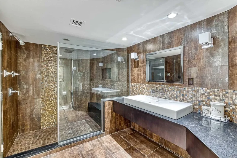 9 Stream Court, Great Neck, NY, 11024, USA, Great Neck, New York, United States. - Photo 14