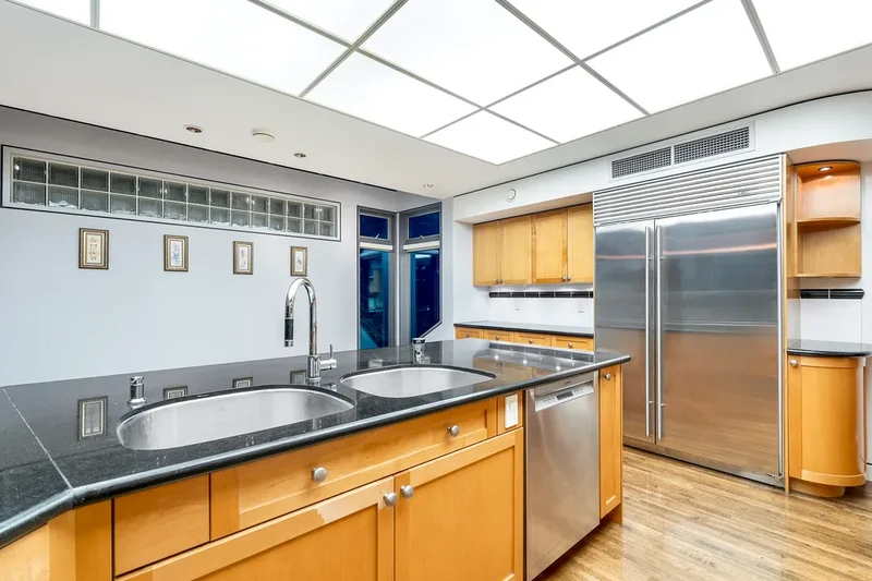 687 Beachview Dr, North Vancouver, BC V7G 1P8, Canada, North Vancouver, British Columbia, Canada. - Photo 26