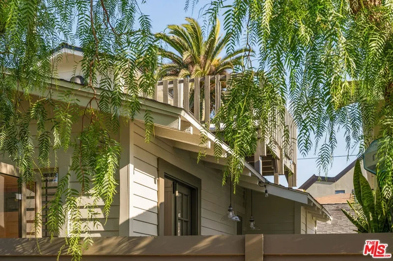 Residential Income in Venice