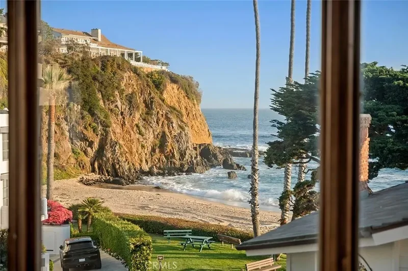 64 Emerald Bay, Laguna Beach, California, United States. - Photo 18