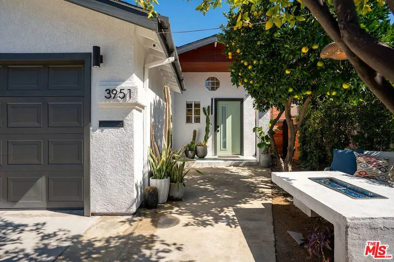 Single Family Residence in Los Angeles