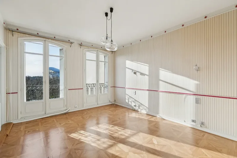 Neuilly-sur-Seine, Île-de-France, France. - Photo 15