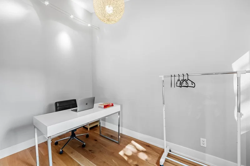1866 W 15th Avenue, Vancouver, British Columbia, Canada. - Photo 32