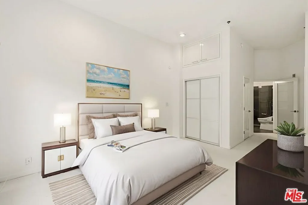 840 N Croft Avenue 301, Los Angeles, California, United States. - Photo 12