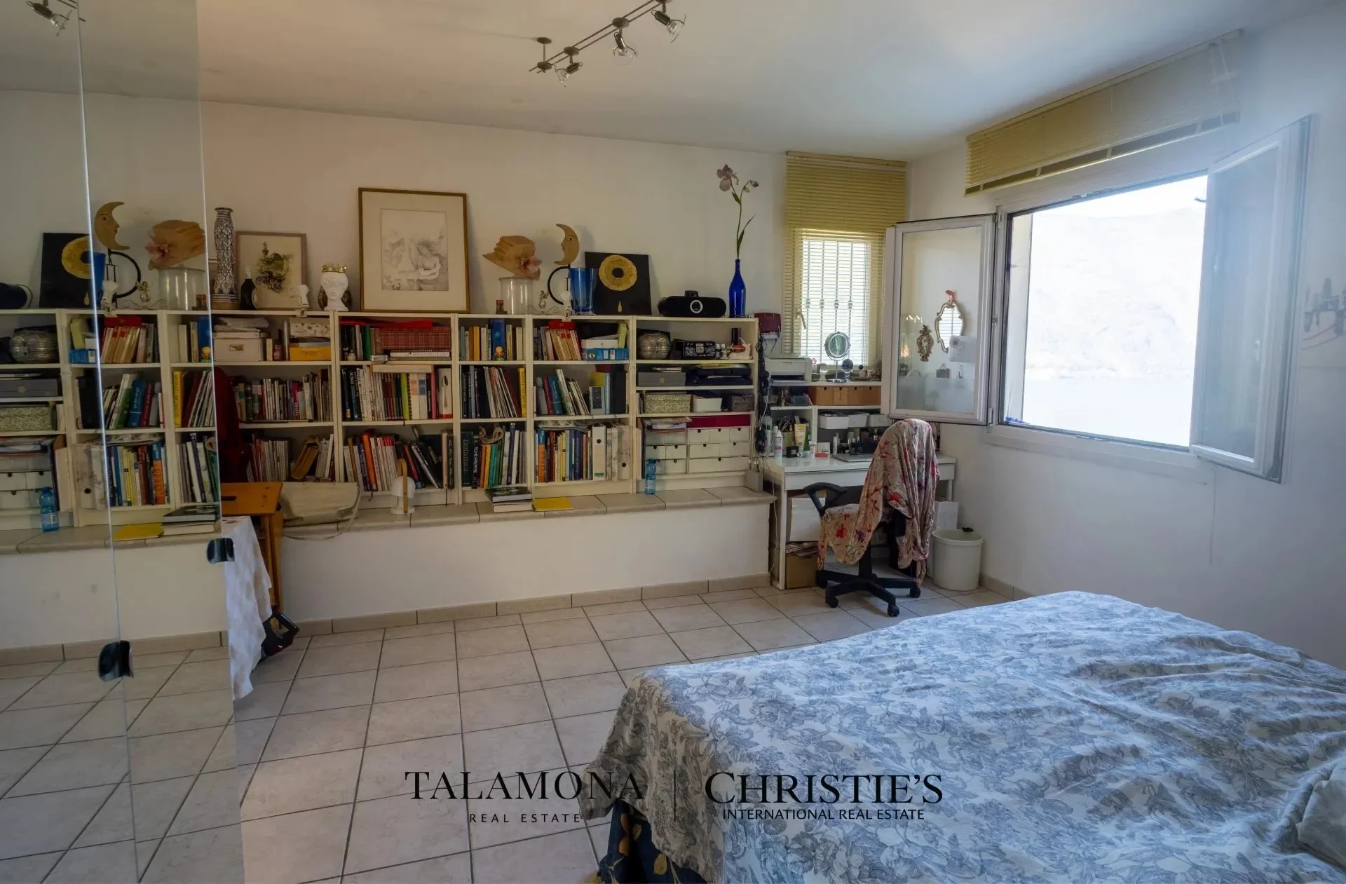 Gallery photo 4