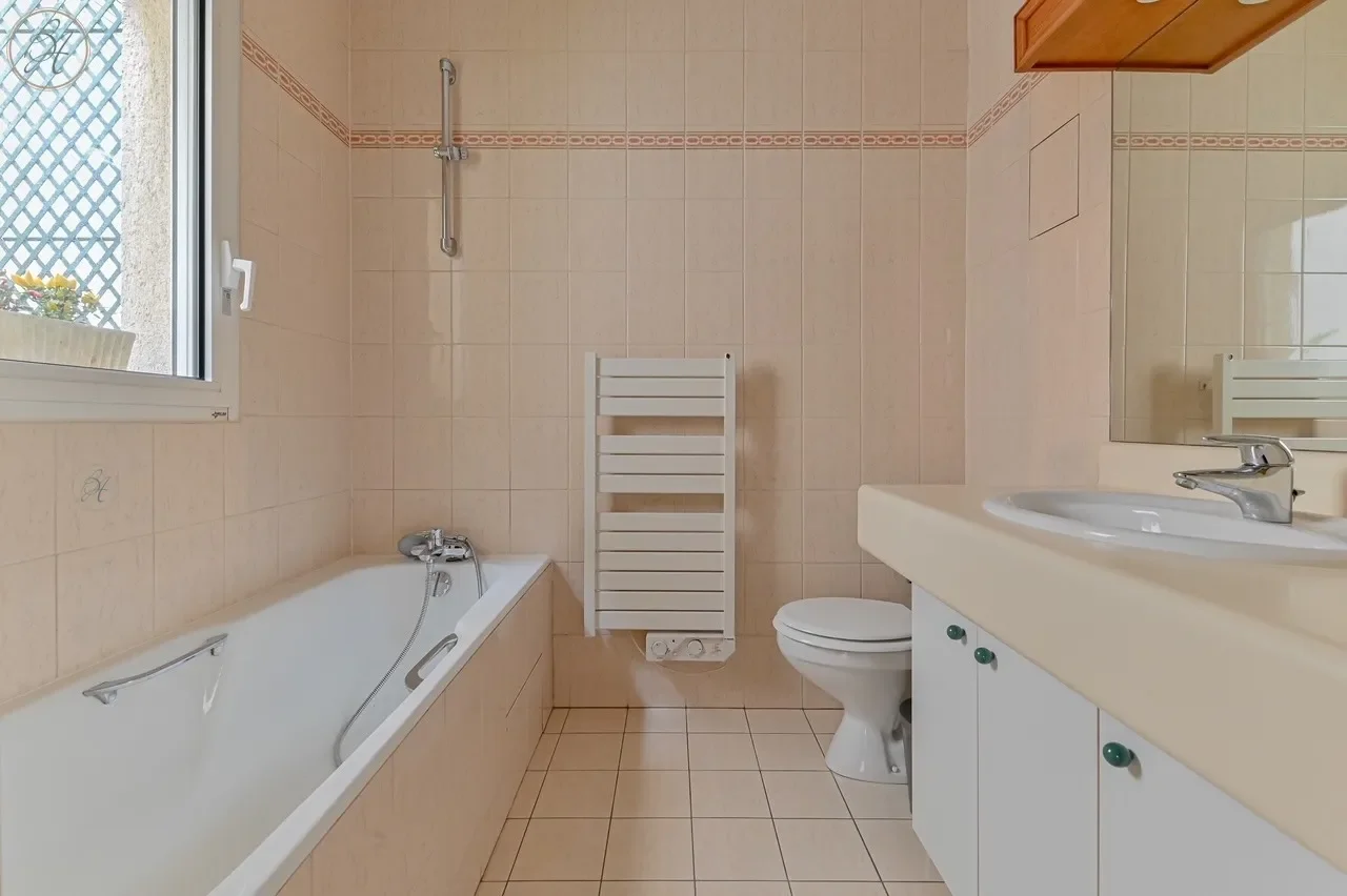 Paris, Île-de-France, France. - Photo 13