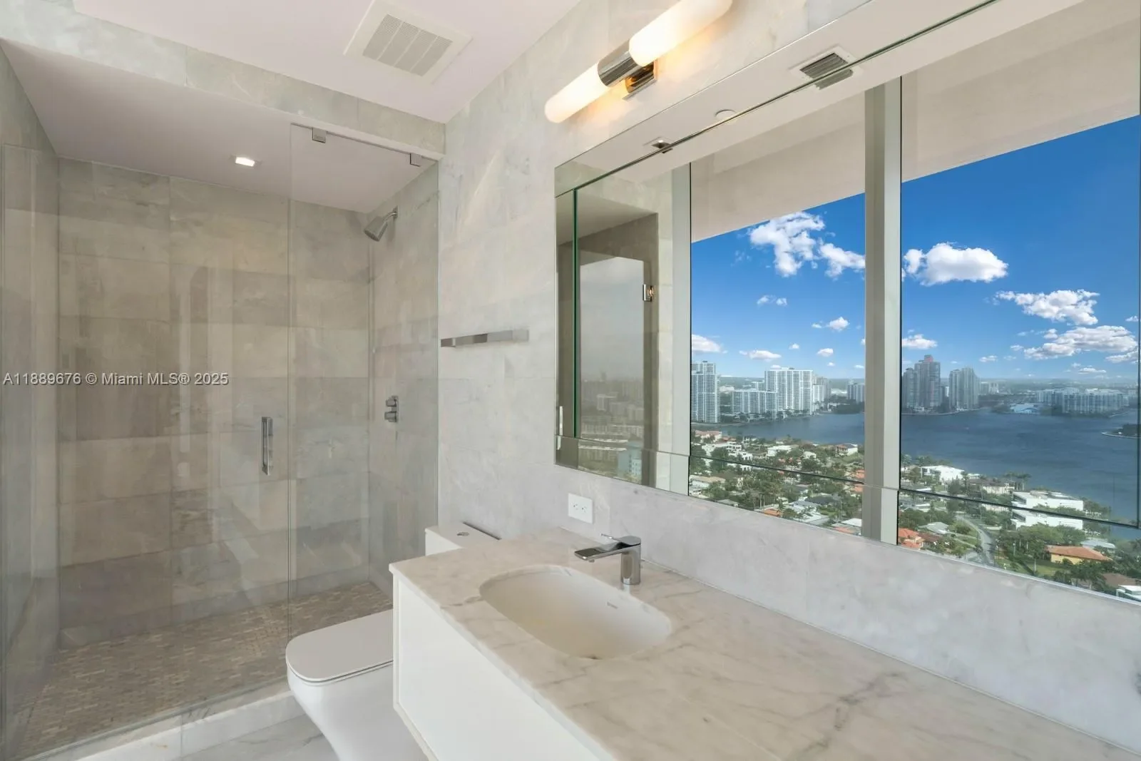 18501 Collins Ave, Golden Beach, Florida, United States. - Photo 38