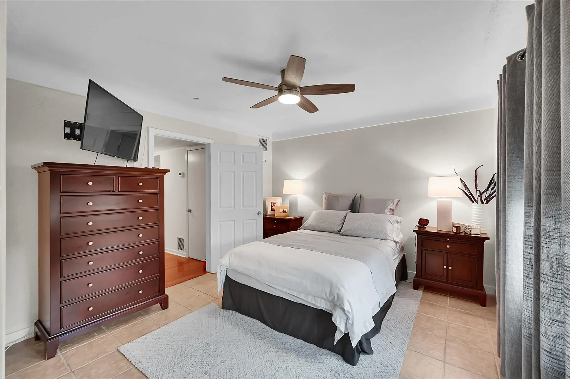 3999 NE 15th Ave, Oakland Park, Florida, United States. - Photo 20