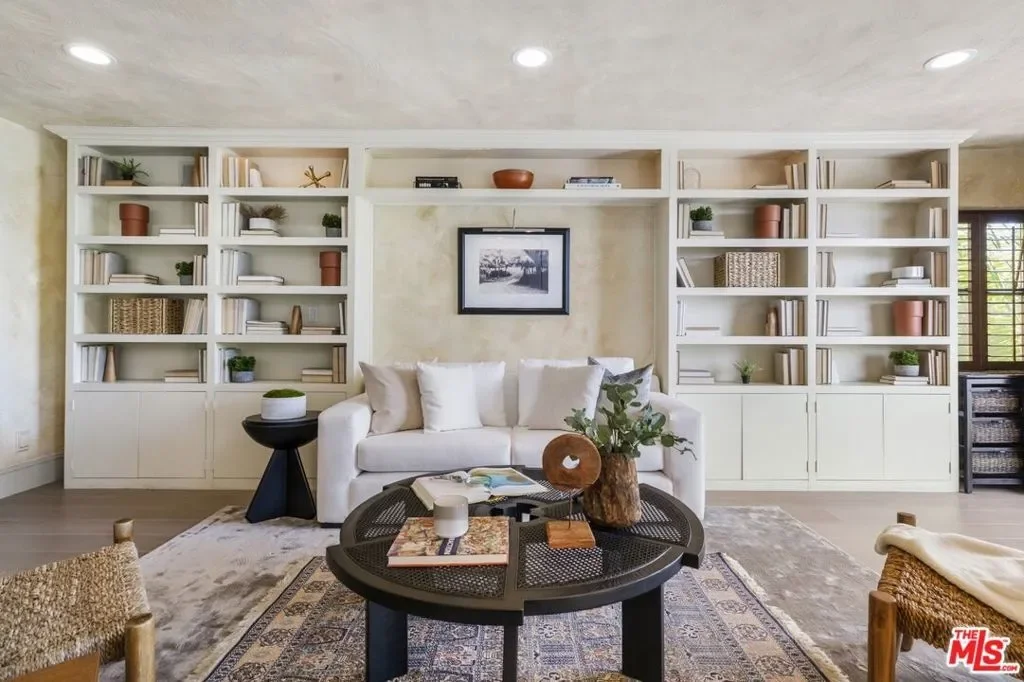 6383 Quebec Drive, Los Angeles, California, United States. - Photo 2
