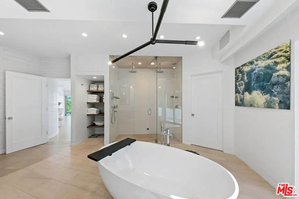 6375 Gayton Place, Malibu, California, United States. - Photo 38