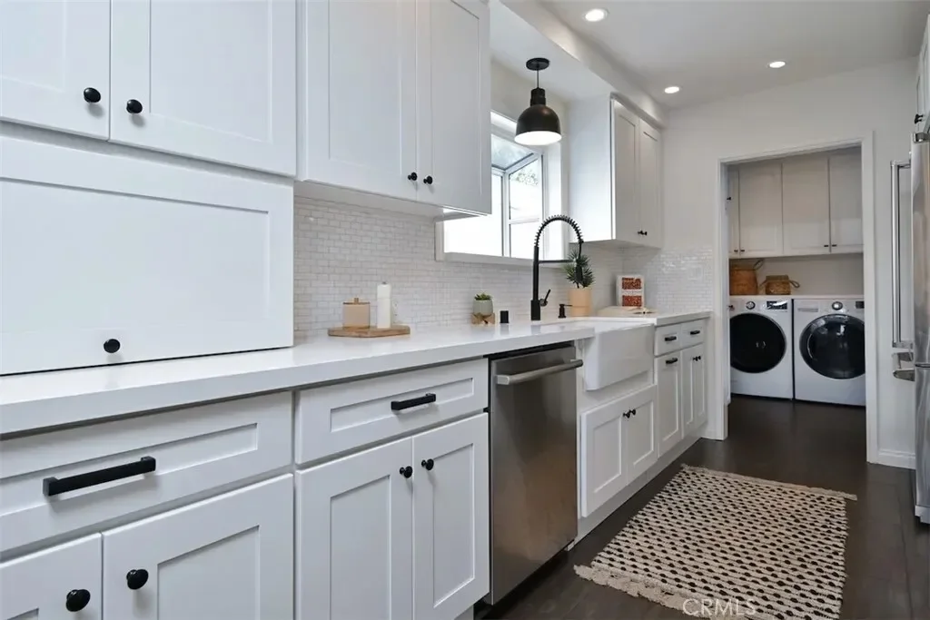 12614 Morrison, Los Angeles, California, United States. - Photo 11