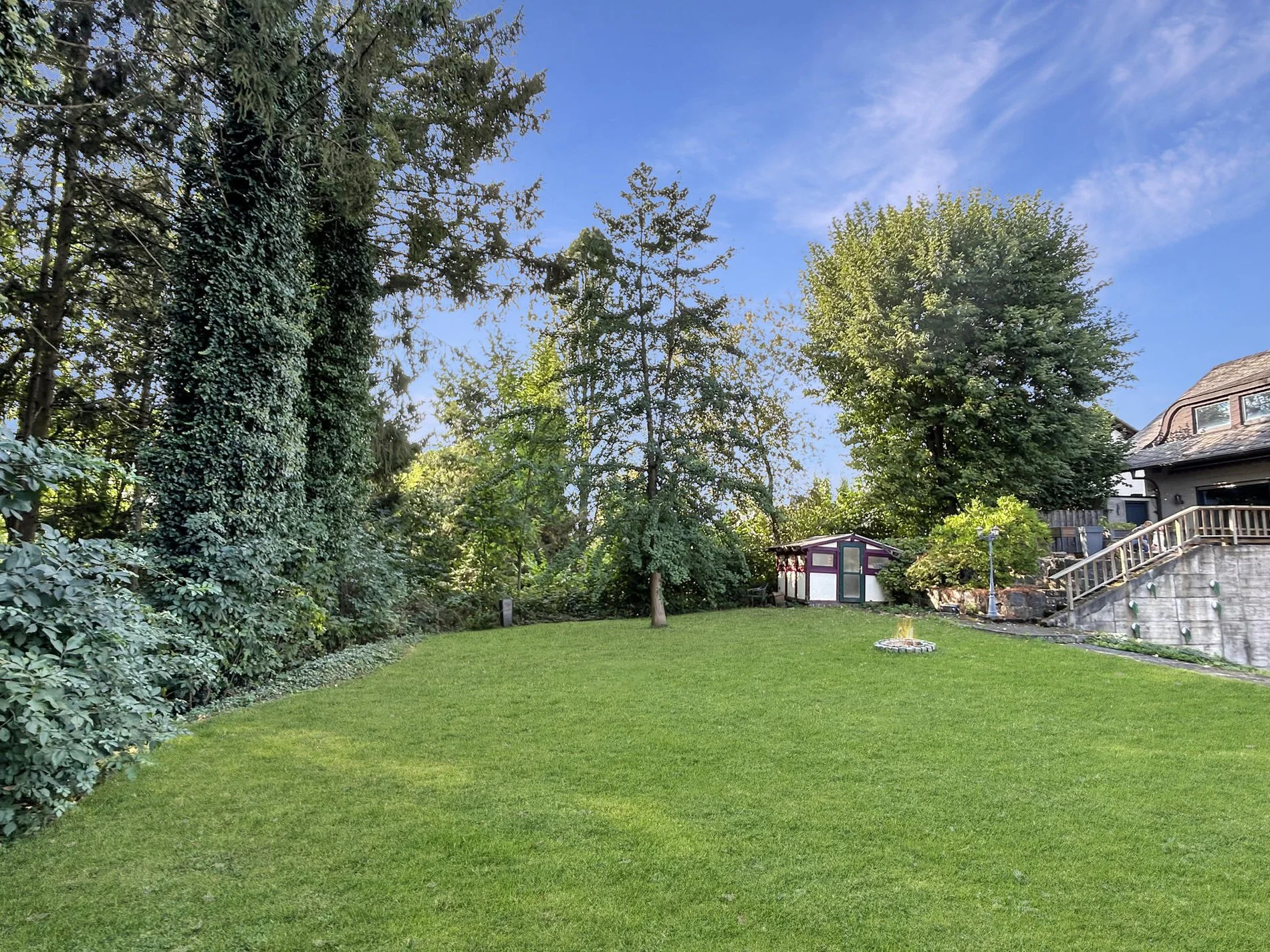 Exterior photo 3