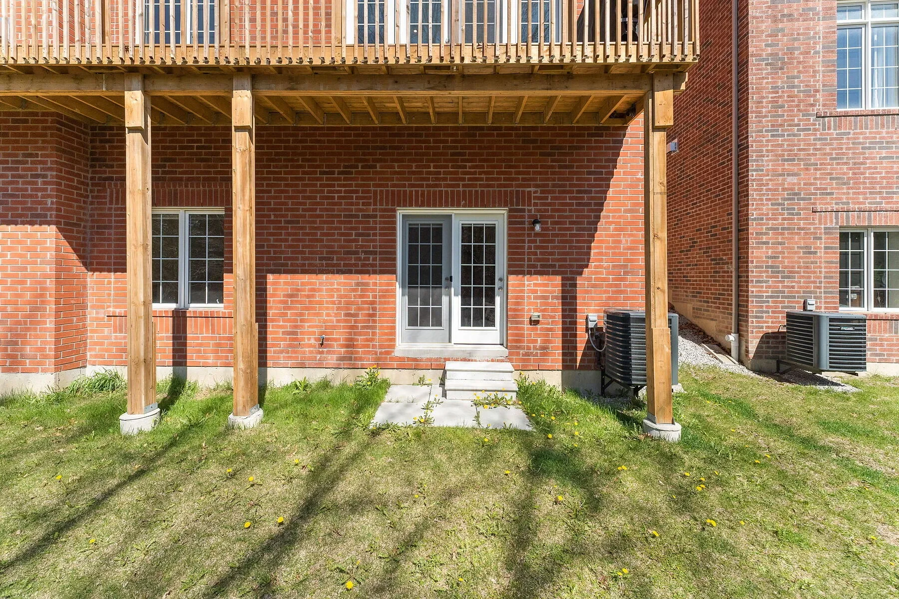 Exterior photo 1