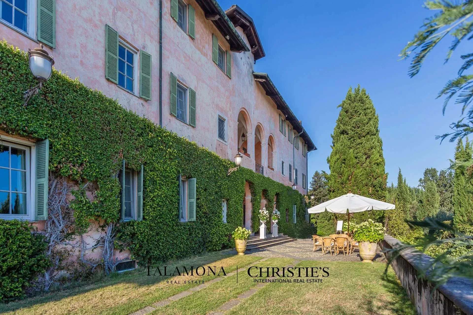 Exterior photo 4