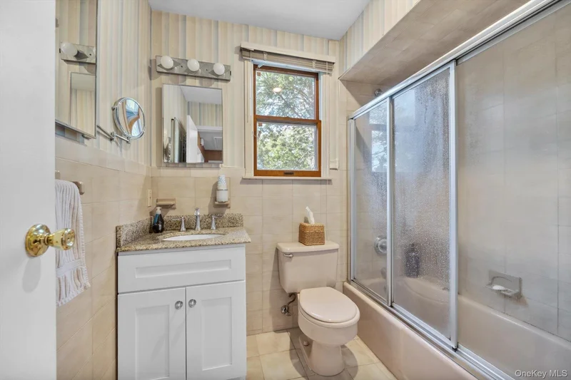 36 Somerset Drive, Great Neck, NY 11020, Great Neck, New York, United States. - Photo 24