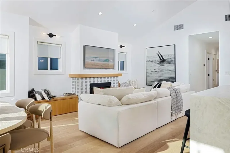 122 E Bay Avenue, Newport Beach, California, United States. - Photo 16