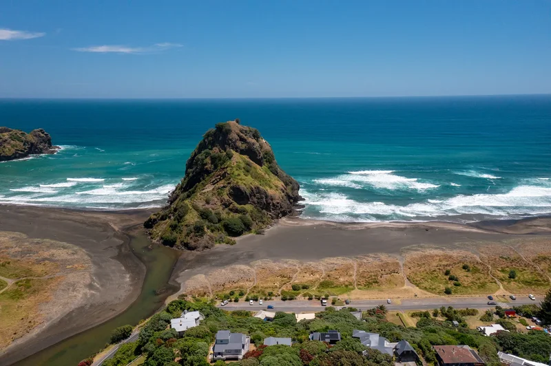 20 Garden Road, Piha, AUK, Piha, Auckland, New Zealand. - Photo 23