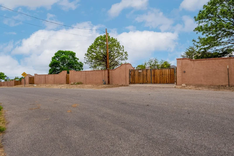 12519 ELENA Drive NE, Albuquerque, NM 87122, Albuquerque, New Mexico, United States. - Photo 46