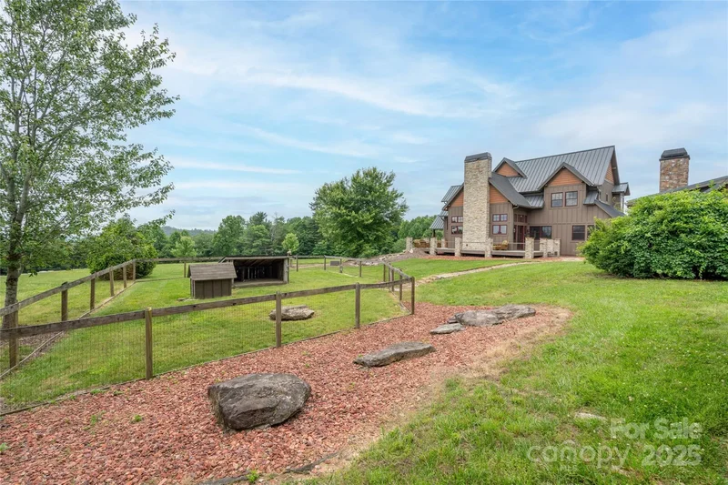 4862 Pinnacle Mountain Road, Zirconia, North Carolina, United States. - Photo 25