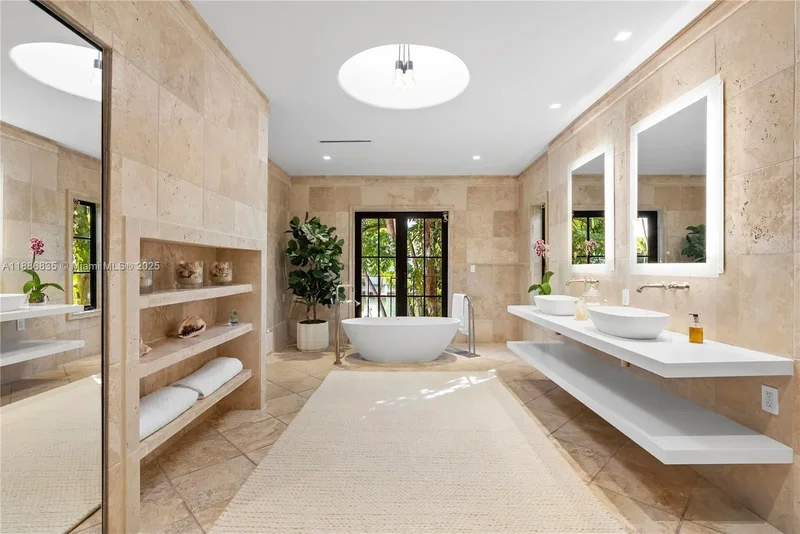 6065 Pine Tree Dr, Miami Beach, Florida, United States. - Photo 26