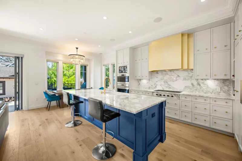 3838 W 50th Avenue, Vancouver, British Columbia, Canada. - Photo 2