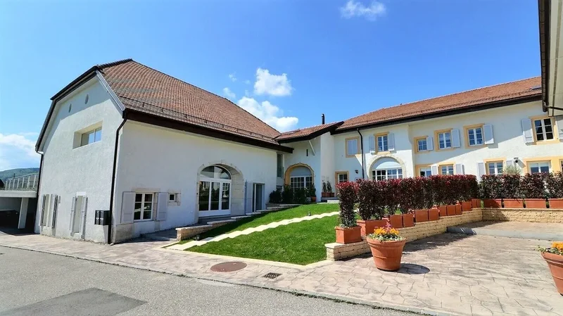 Charming renovated duplex with view on the lake close to Rolle