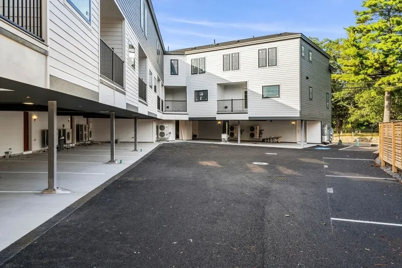 2-18 Elm Street, #8, Newton, MA, 02465, USA, Newton, Massachusetts, United States. - Photo 9