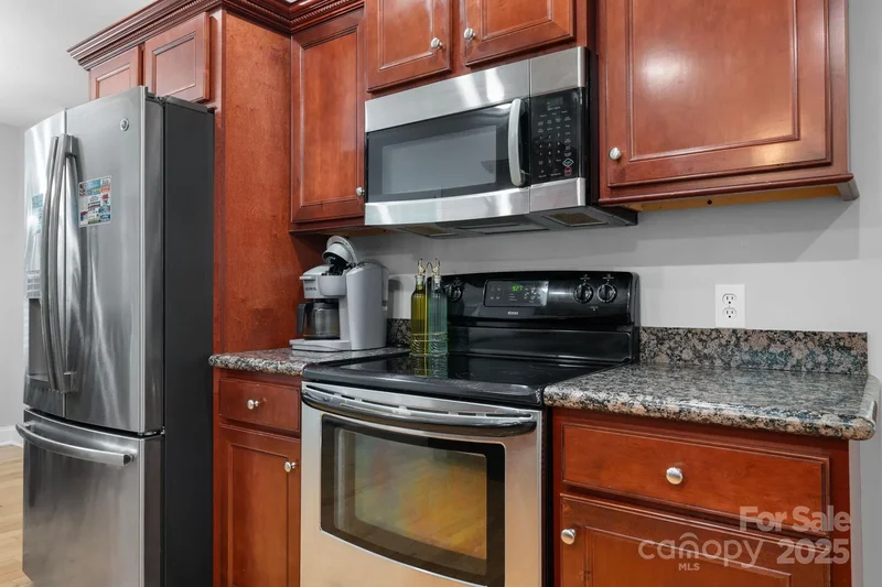 1158 Waterford Drive, Hickory, NC 28602, Hickory, North Carolina, United States. - Photo 28