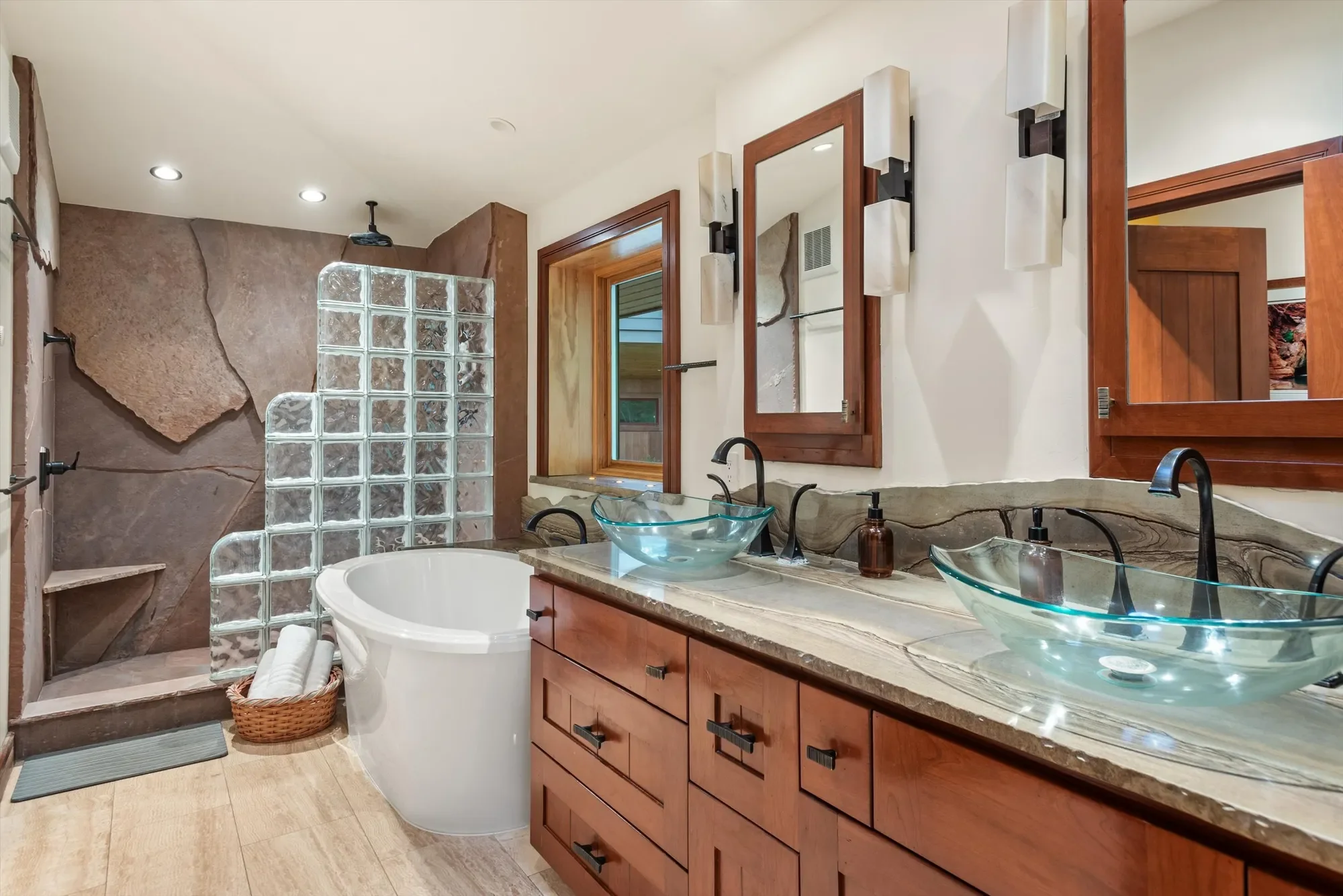 335 Hall Drive , Aspen, CO 81611, Aspen, Colorado, United States. - Photo 2