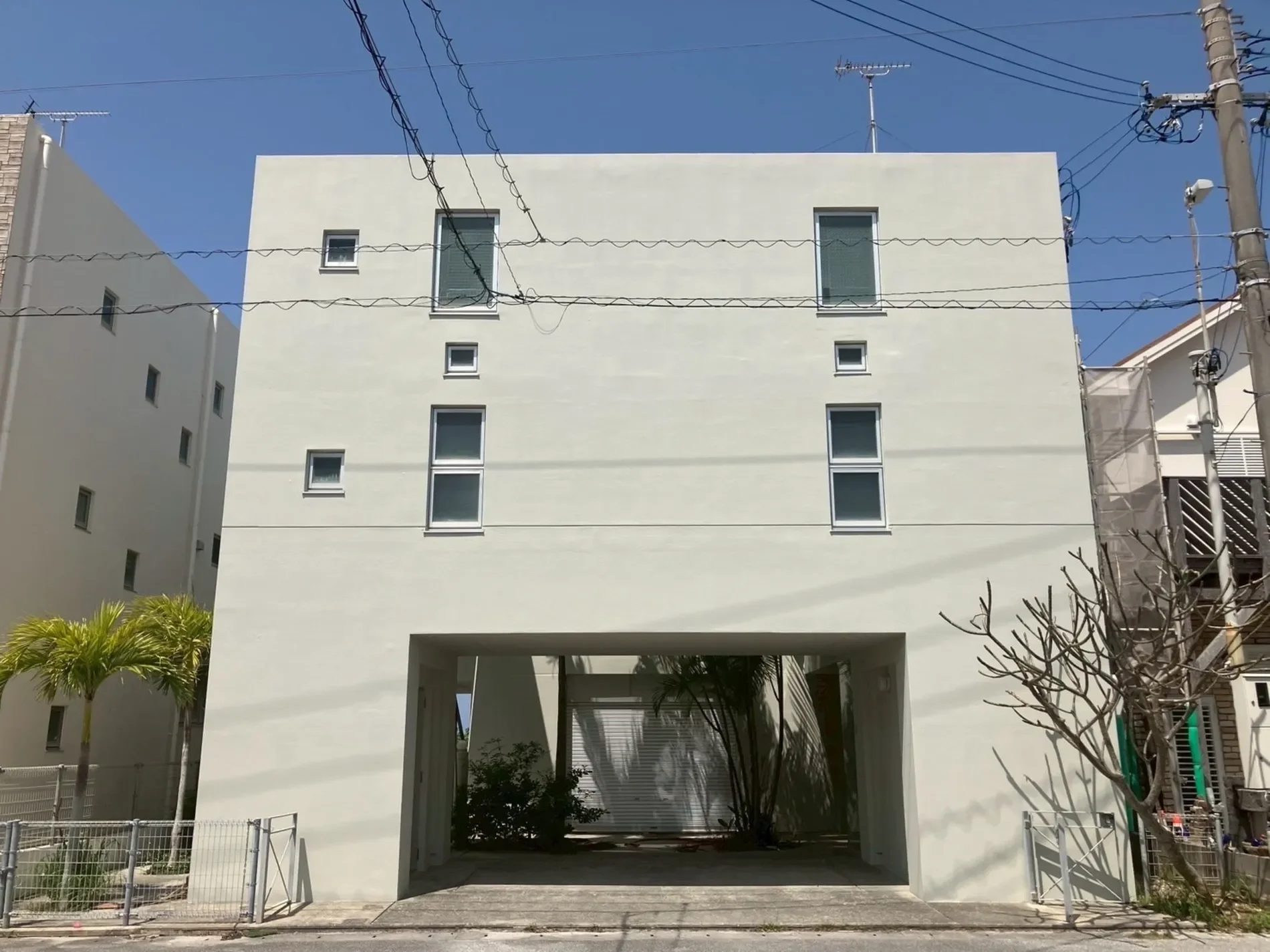 Exterior photo 2