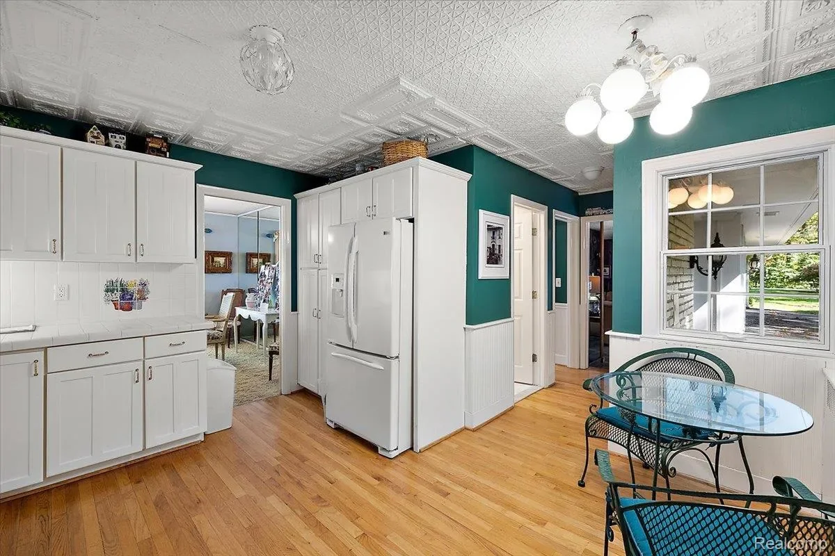 2236 Locklin Lane, West Bloomfield Charter Township, MI 48324, Orchard Lake Village, Michigan, United States. - Photo 7