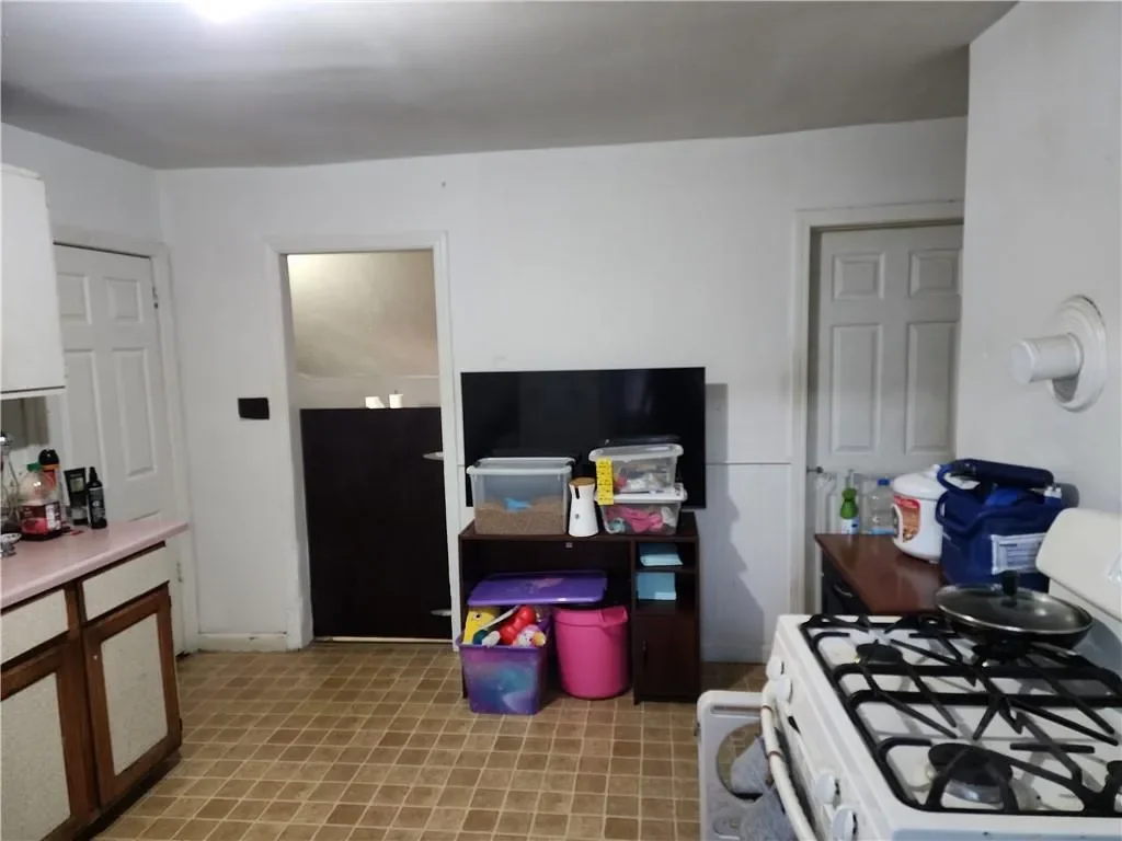 132 Putnam Street, Providence, RI 02909, Providence, Rhode Island, United States. - Photo 3