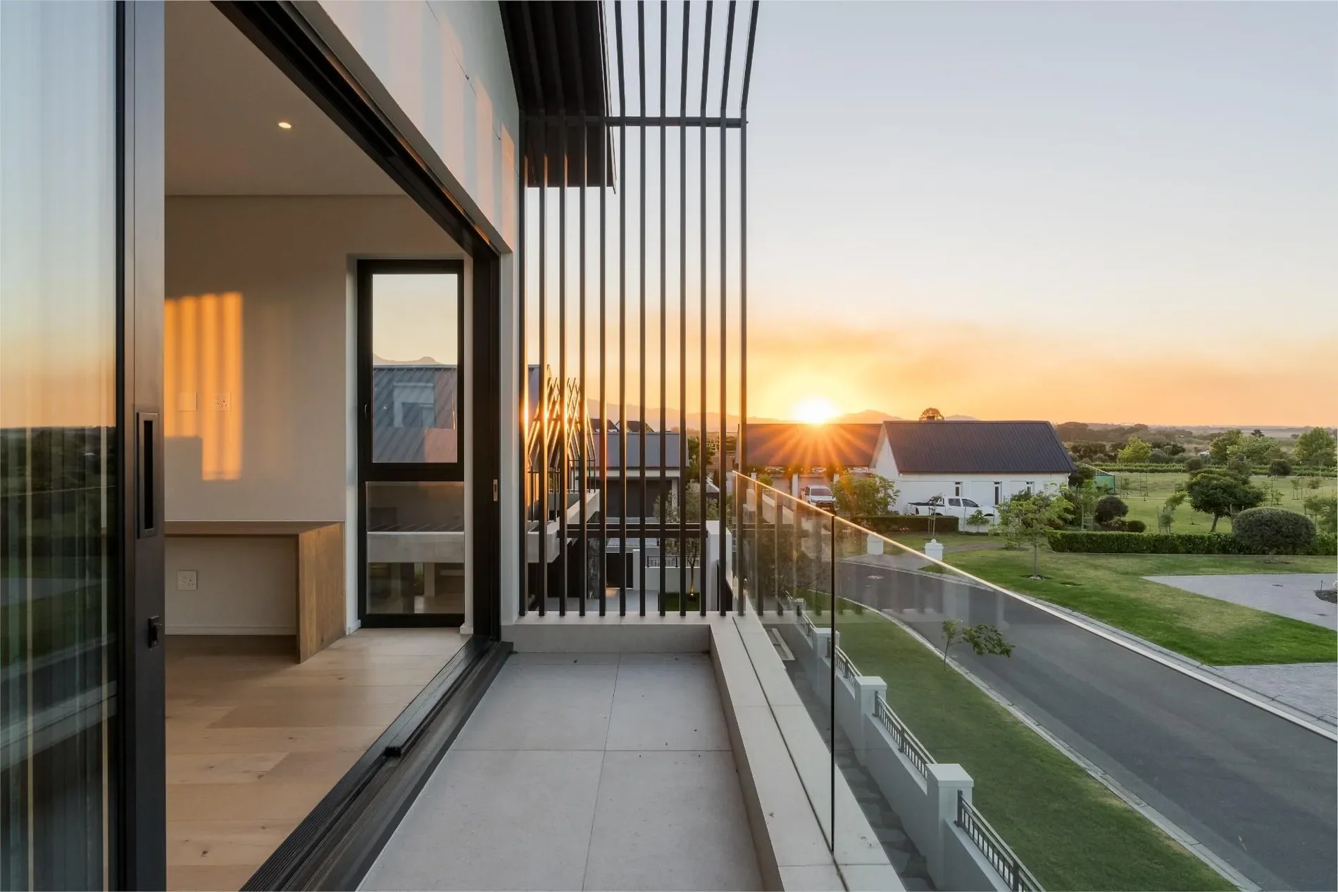 Exterior photo 9