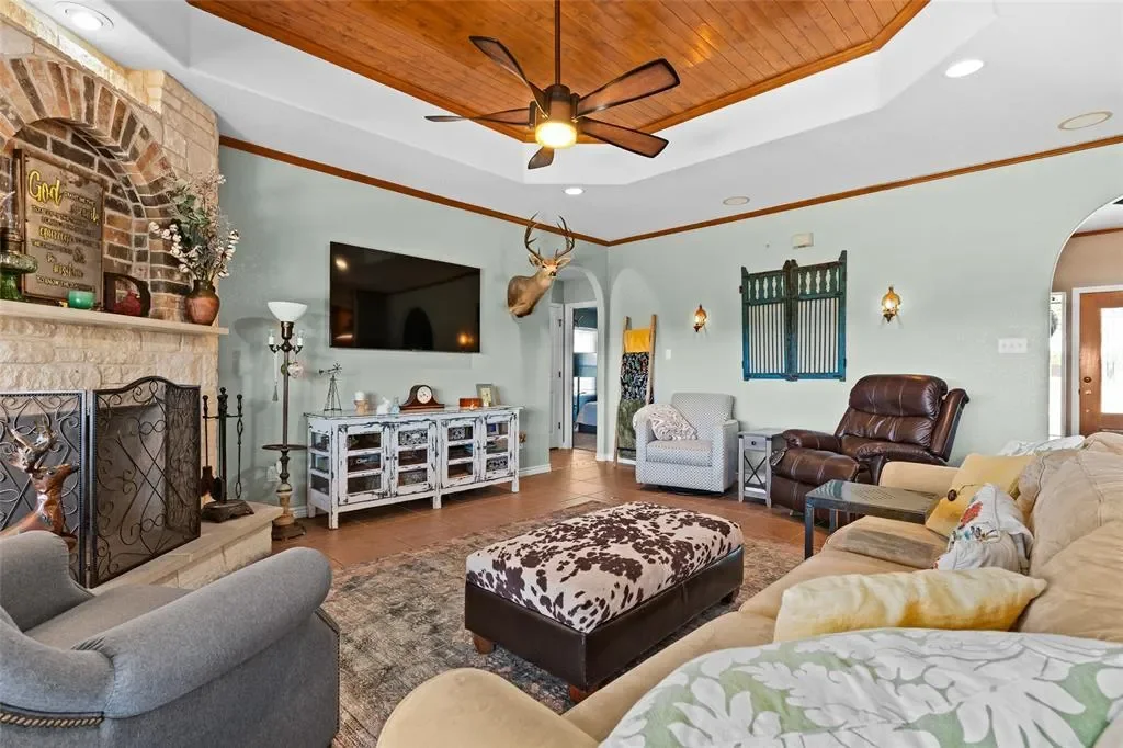 690-A County Road 4707, Kempner, Texas, United States. - Photo 4